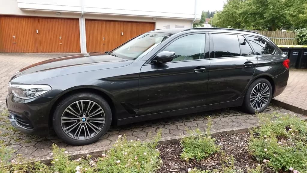 Main__Slider__Photo:BMW 520 d xDrive Touring Allradantrieb 02/2019-0