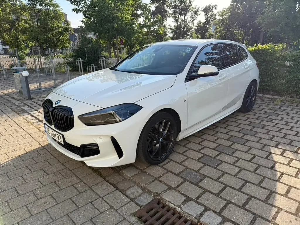Main__Slider__Photo:BMW 120 TOP - BMW 120i M Sport Steptronic M Sport mit 07/2021-0