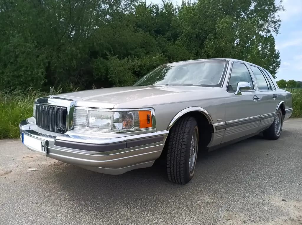 Main__Slider__Photo:Lincoln Town Car 1990 5.0 V8, TOP Zustand mit TÜV und H 07/1990-0