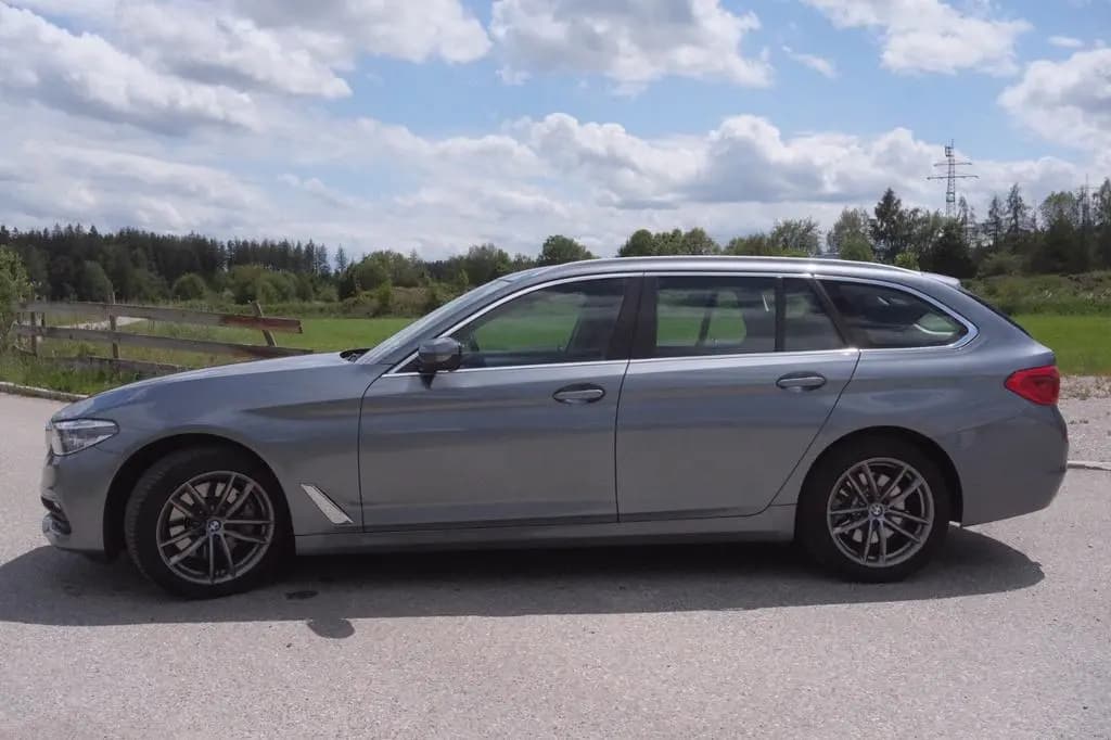 Main__Slider__Photo:BMW 525 d Touring | HUD | Driving Ass. Plus | AHK 02/2019-0