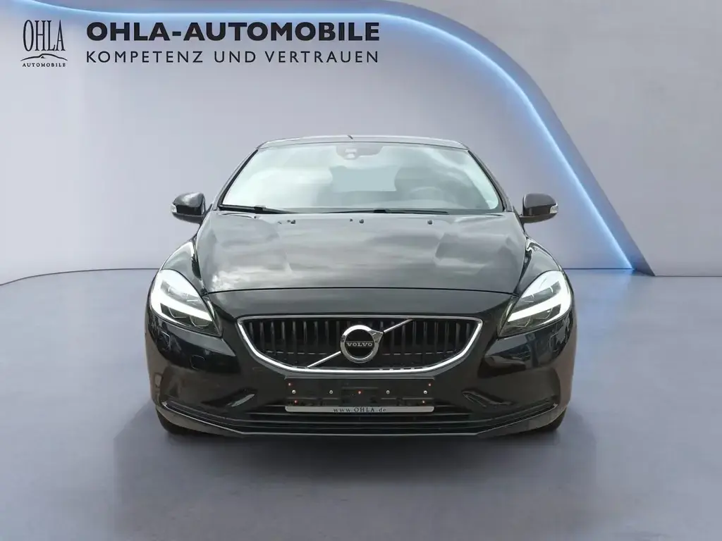 Main__Slider__Photo:Volvo V40 Momentum V 40 T3 2.0*AHK*KEYLESSGO*KLIMA*... 02/2019-1