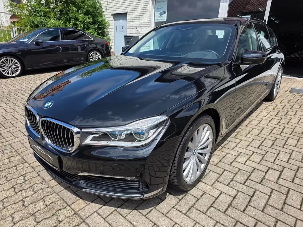 Main__Slider__Photo:BMW 740 i 01/2018-0