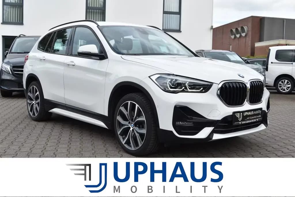 Main__Slider__Photo:BMW X1 xDrive 20i Sportline  LED/Leder/RFK/NAVI/AHK 07/2020-0