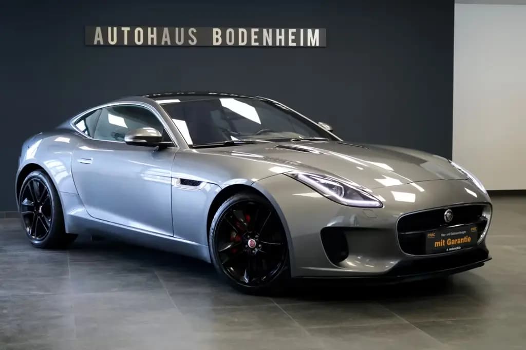 Main__Slider__Photo:Jaguar F-Type Coupe P300 Automatik/PANO/KAMER/MERIDIAN 05/2018-0