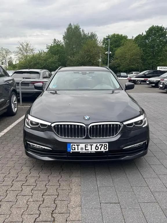 Main__Slider__Photo:BMW 520 d Touring SHZ LHZ LED Ambiente Scheckheft BMW 10/2017-0