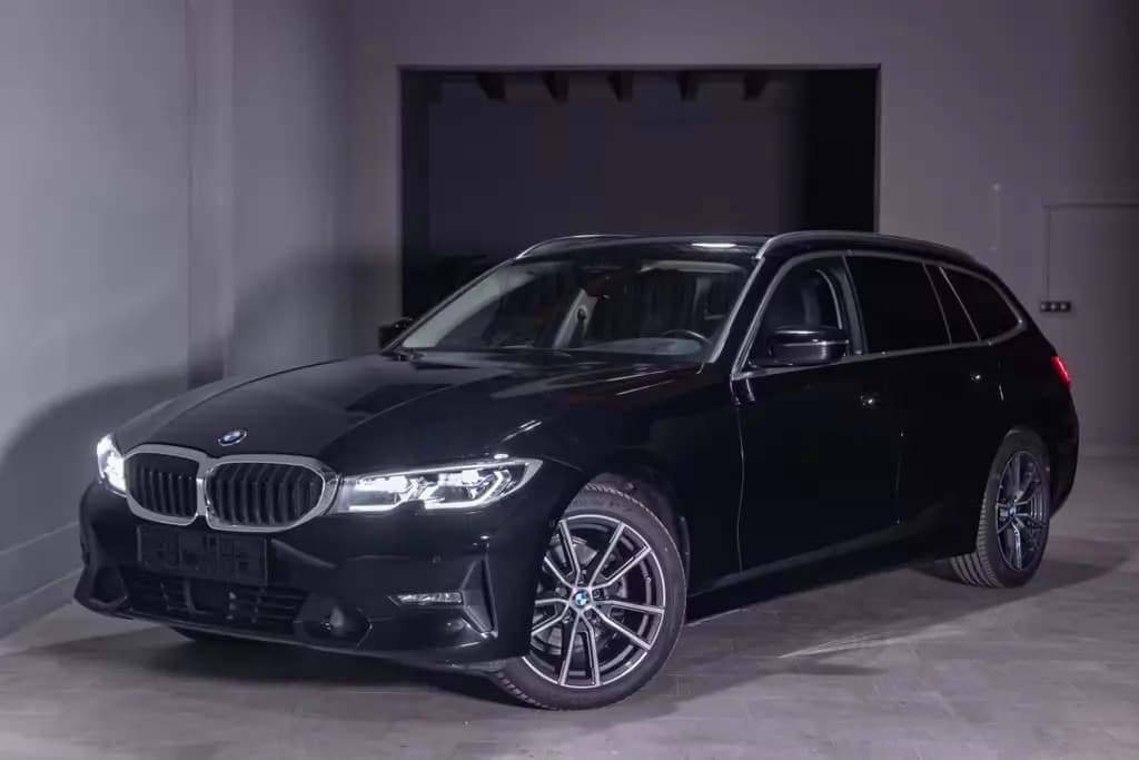 Main__Slider__Photo:BMW 320 d Touring xDrive Sport Line HUD/Laser/Standhz 08/2020-0