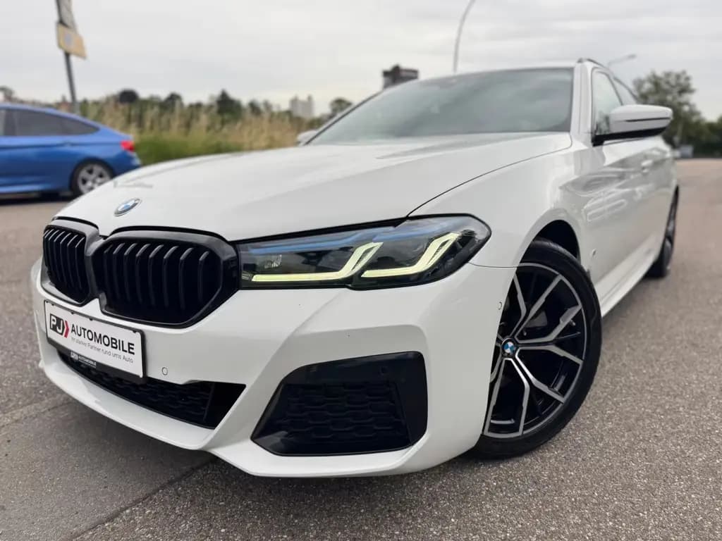Main__Slider__Photo:BMW 520 d Touring M Sport Shadow Navi Laser Kamera 1 11/2021-0