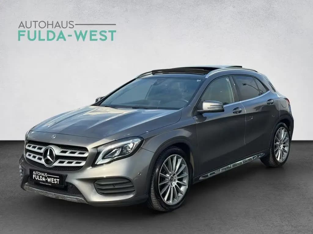 Main__Slider__Photo:Mercedes-Benz GLA 250 4Matic AMG Night LED Pano el.Heckkl 11/2019-0
