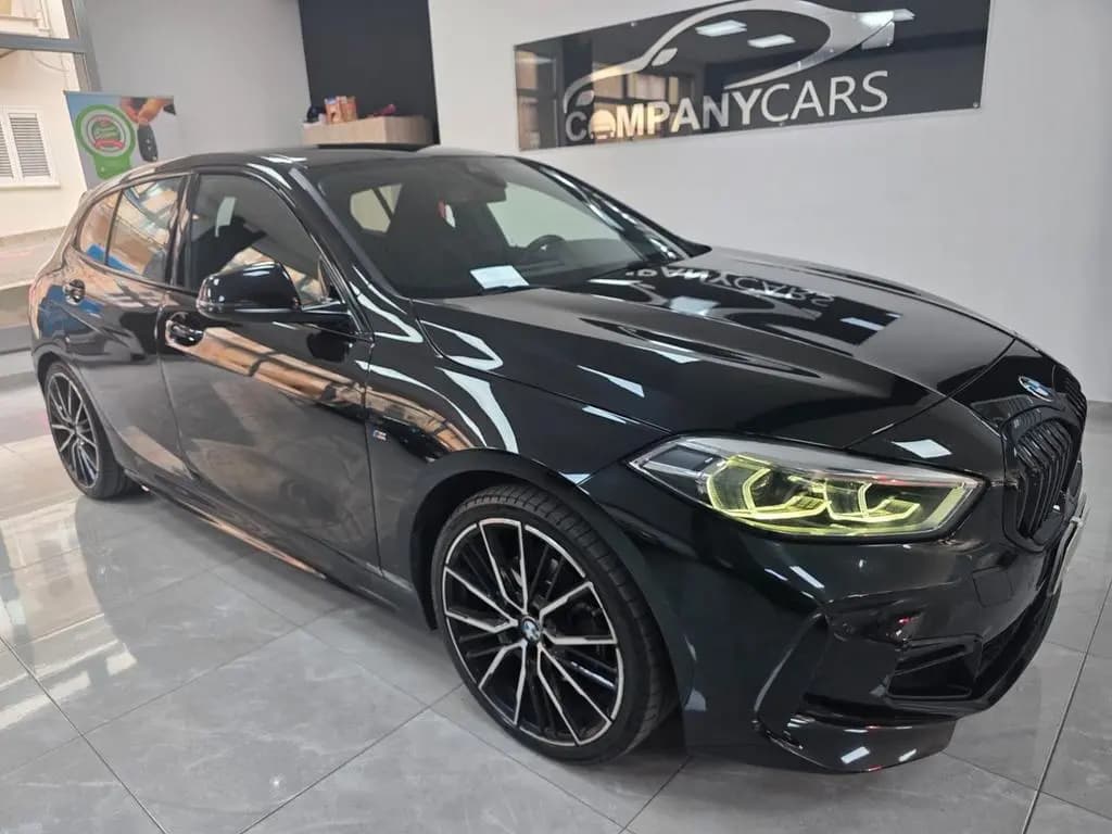 Main__Slider__Photo:BMW 118 Bmw 118 118d 5p. Msport 08/2021-0