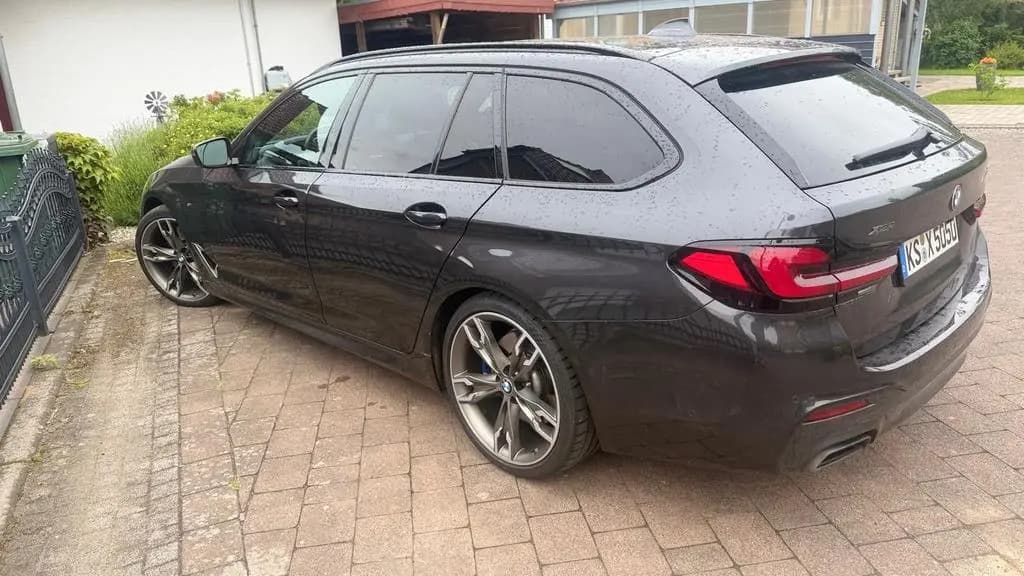 Main__Slider__Photo:BMW M550 d xDrive Touring AHK Fond Entertainment Prof 03/2020-0