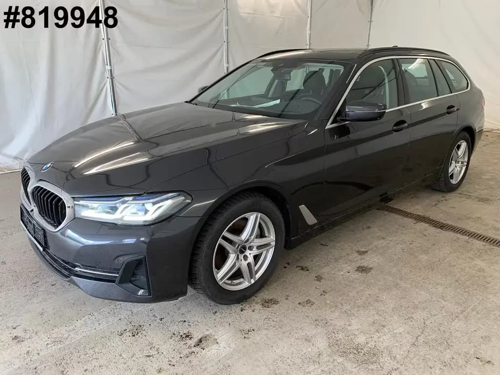 Main__Slider__Photo:BMW 520 d T xDrive LASER/PANO/HUD/360°KAM/H&K SOUND 12/2020-0