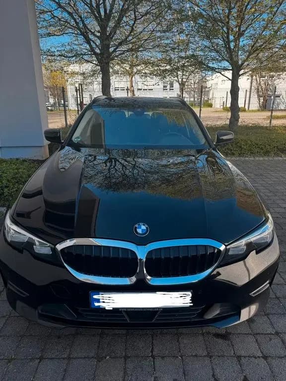 Main__Slider__Photo:BMW 320 d Touring Advantage Automatik Advantage 06/2022-0