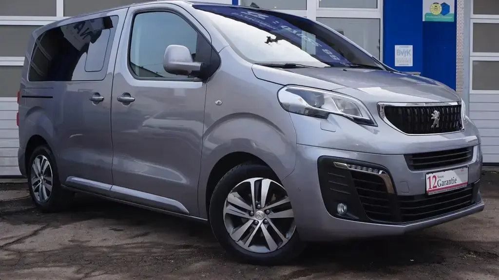 Main__Slider__Photo:Peugeot Traveller Business L1 Klima AHK SHZ 8.Sitzer 11/2019-1