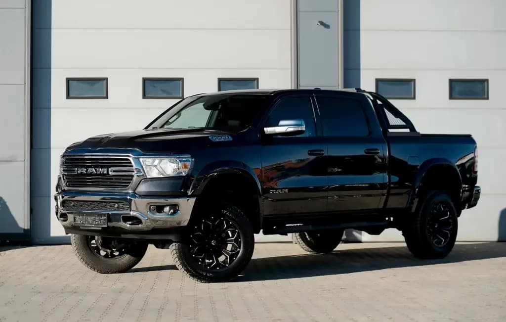 Main__Slider__Photo:Other Other RAM 1500 5.7 Crew Cab Shortbed Bighorn Chrome 06/2021-0