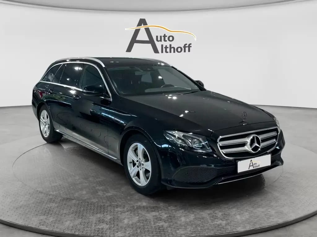 Main__Slider__Photo:Mercedes-Benz E 200 E200 T 4Matic Aut. MULTIBEAM KAM ASSIST SHZ 02/2018-0