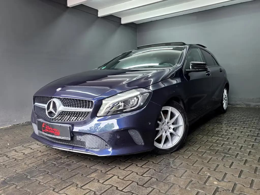 Main__Slider__Photo:Mercedes-Benz A 200 d 4MATIC, PANO, LED, R-KAMERA, CARPLAY 03/2017-0