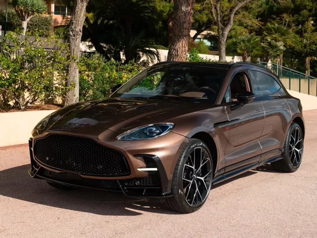 Main__Slider__Photo:Aston Martin DBX 4.0 V8 S null-0