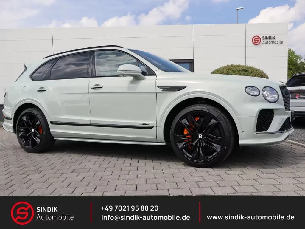 Main__Slider__Photo:Bentley Bentayga Speed MULLINER Bespoke 1ofSpecification 05/2026-0