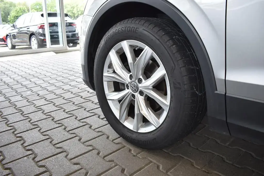Main__Slider__Photo:Volkswagen Tiguan 2.0 TDI DSG Highline AHK APP DAB 04/2019-1