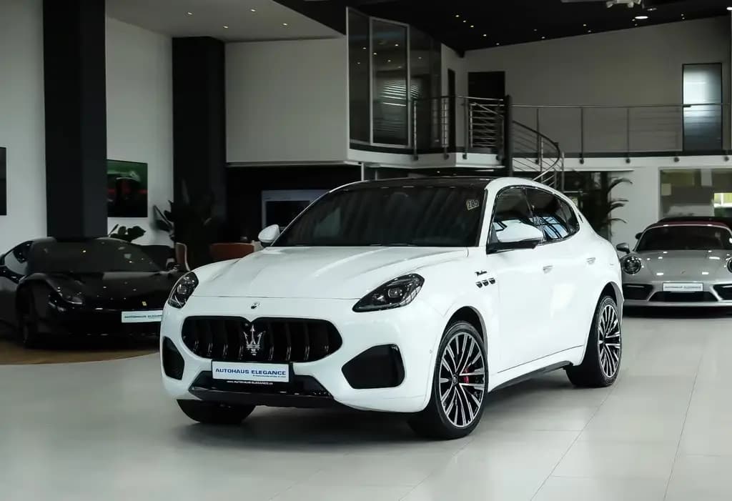 Main__Slider__Photo:Maserati Grecale Modena*SONUS*PANO*HEAD-UP*360°KAM*21"LM* 04/2023-0