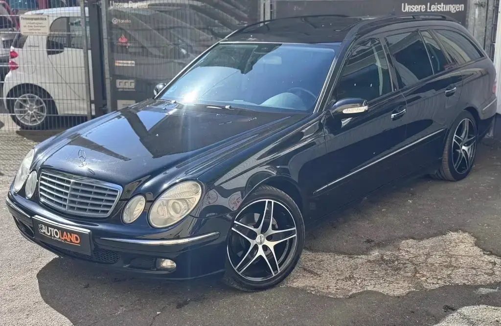 Main__Slider__Photo:Mercedes-Benz E 220 T CDI*AUTOM*NAVI*TEMPO*PDC*SZHG*KLIMA*TÜV* 04/2006-1
