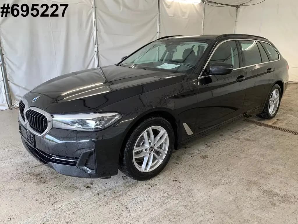 Main__Slider__Photo:BMW 520 d T LEDER/COCKP-PRO/KAMERA/AHK 03/2021-0