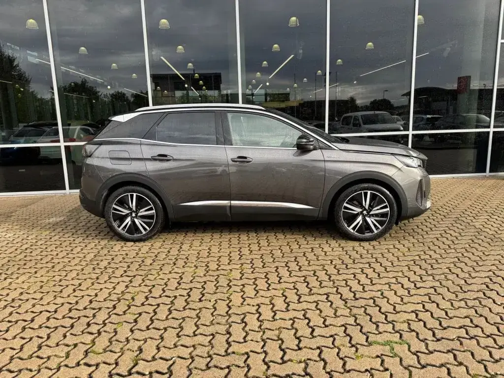 Main__Slider__Photo:Peugeot 3008 GT Pack Hybrid4 300 e-EAT8 Panorama, AHK 03/2022-1