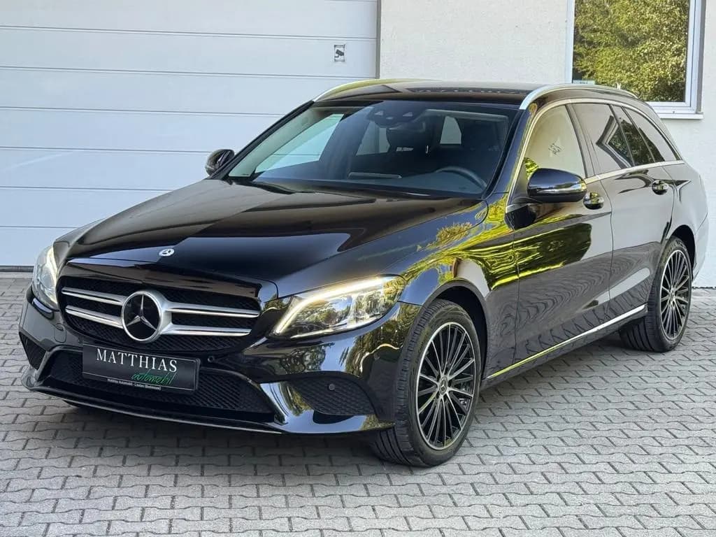 Main__Slider__Photo:Mercedes-Benz C 220 d T 4Matic Avantgarde 194PS/MultiBeam/Navi 01/2021-0