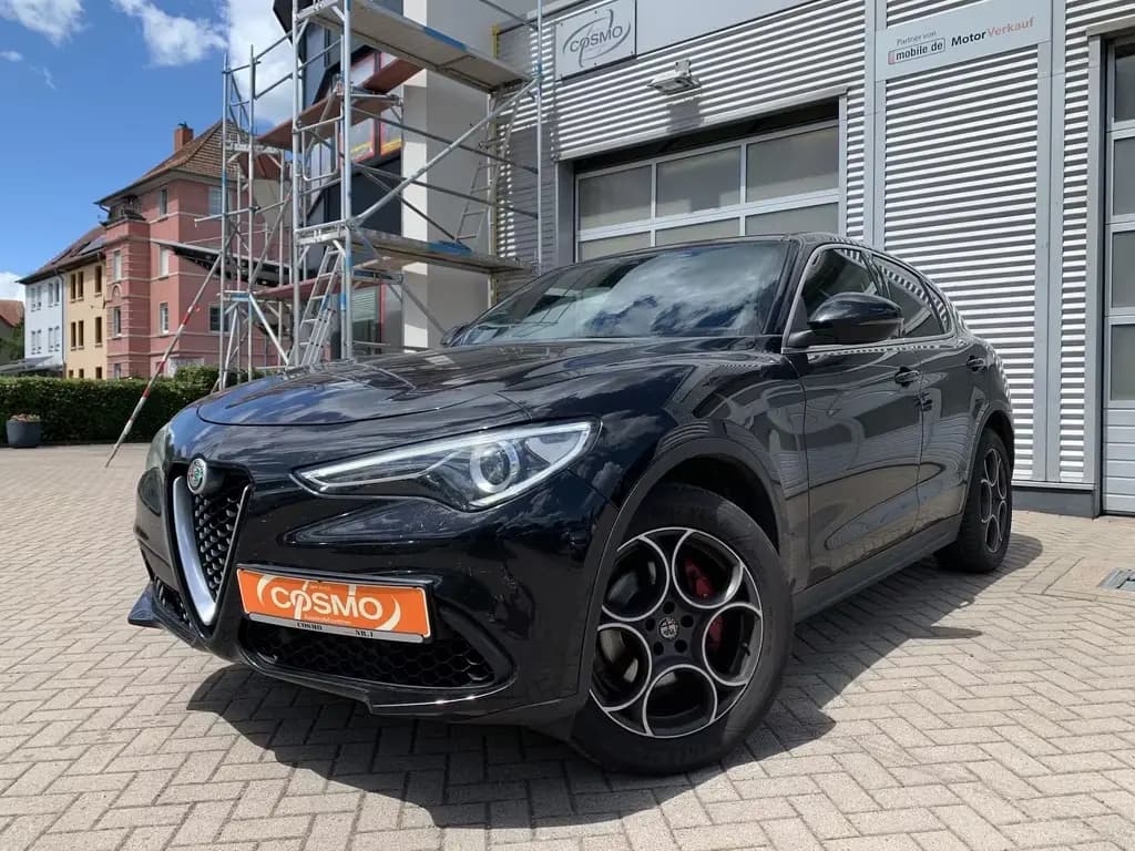 Main__Slider__Photo:Alfa Romeo Stelvio Super Q4 AHK+PANO+BI-XEN.-RFK+DAB 06/2017-0