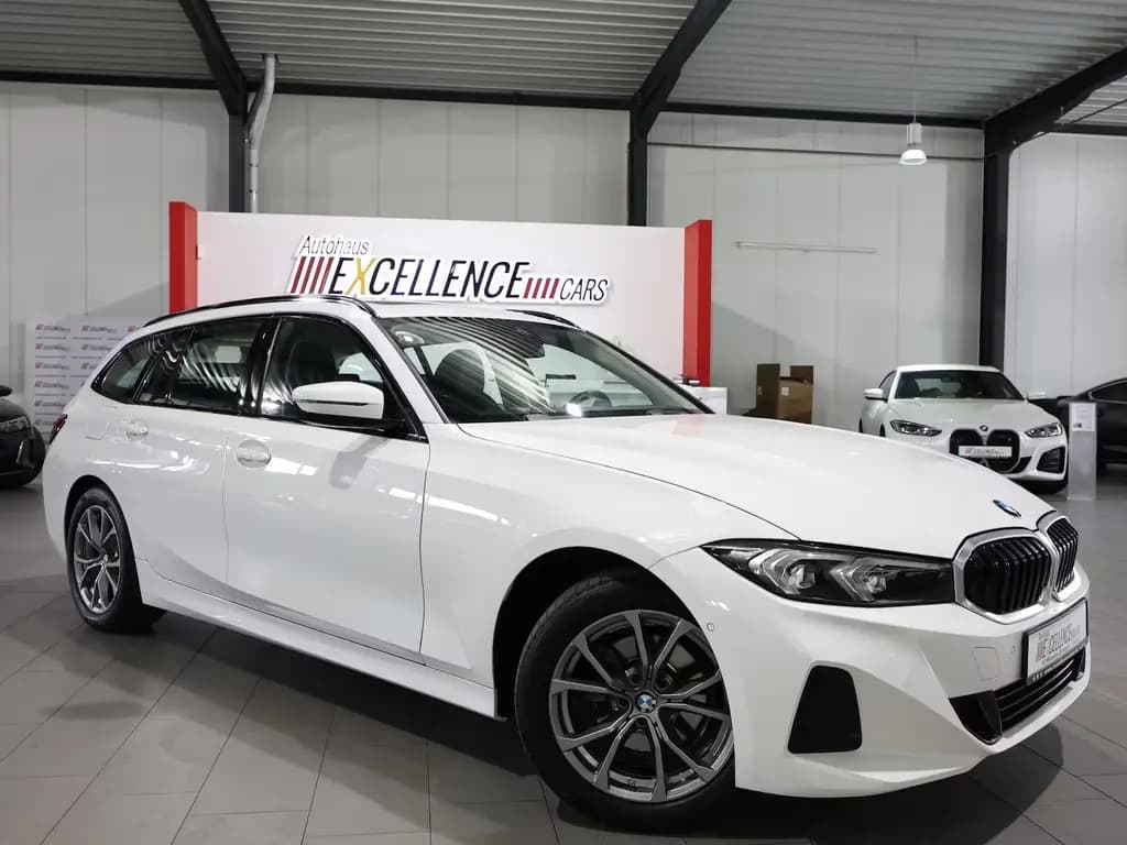 Main__Slider__Photo:BMW 320 d Touring SPORT / CURVED+HEAD-UP / PANORAMA 02/2023-0