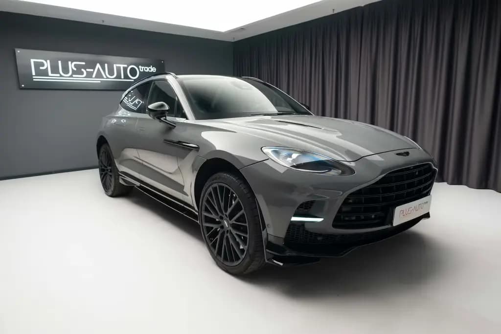 Main__Slider__Photo:Aston Martin DBX 12/2025-0
