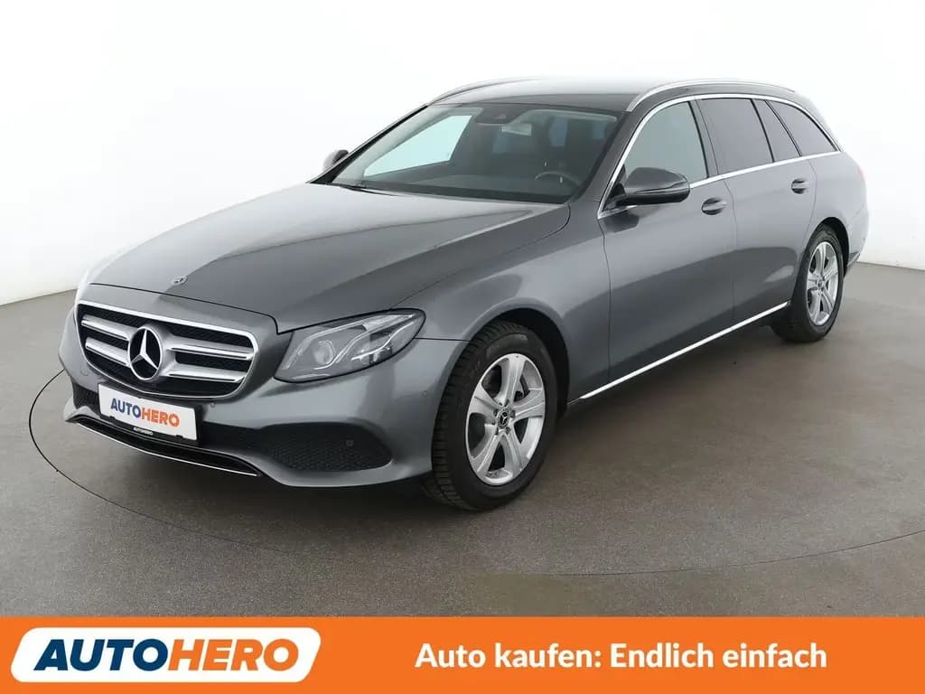 Main__Slider__Photo:Mercedes-Benz E 220 d T 4Matic Avantgarde Aut. *NAVI*LED*PDC* 02/2018-0