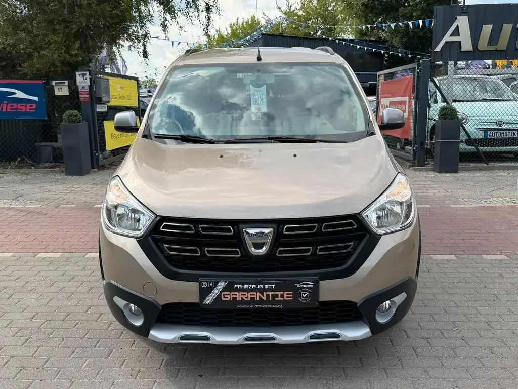 Main__Slider__Photo:Dacia Lodgy 1.6 SCe STEPWAY*Navi*7xSitze*Tempomat*1.HD 11/2019-1