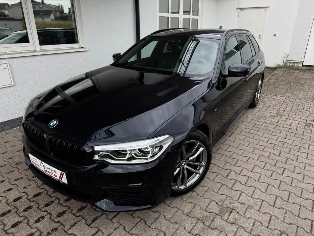 Main__Slider__Photo:BMW 520 d xDrive Tour M Sport Leder bel. Komfortsitze 11/2019-0