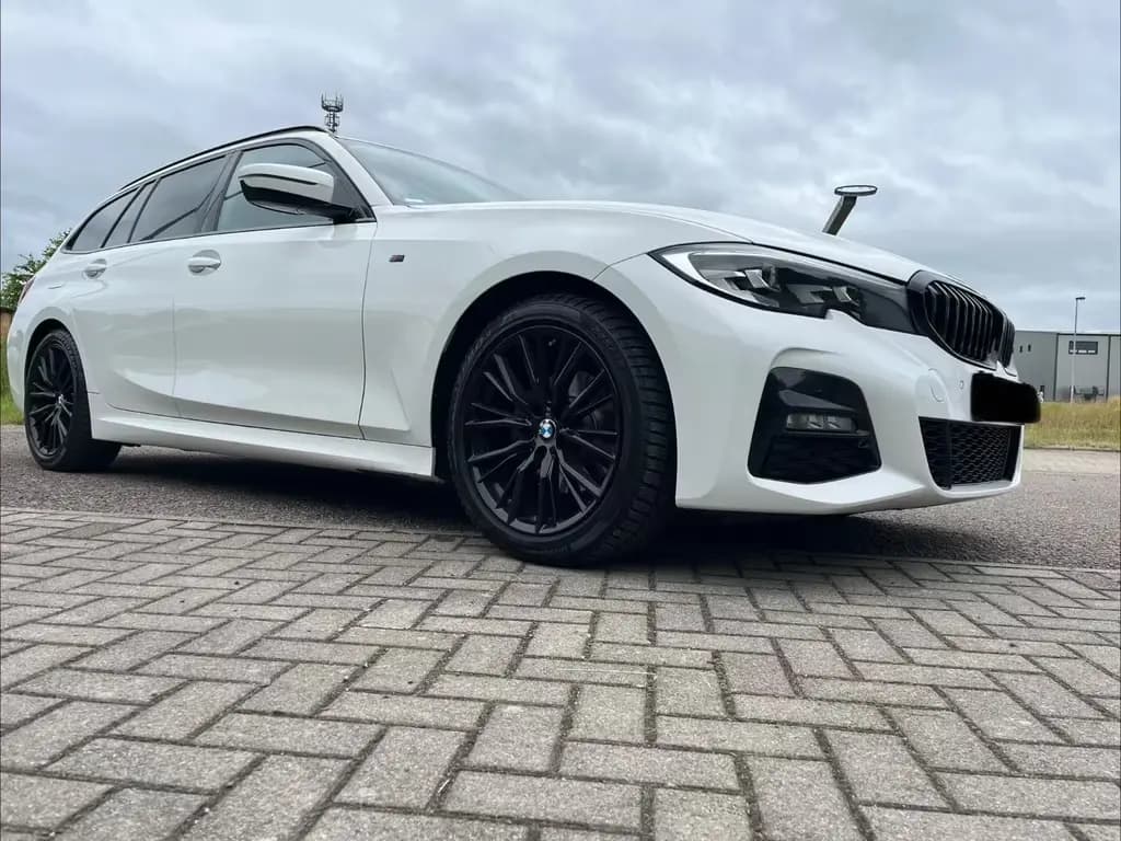 Main__Slider__Photo:BMW 320 d Touring M Paket Sport Autom. Garantie 05/28 02/2020-0