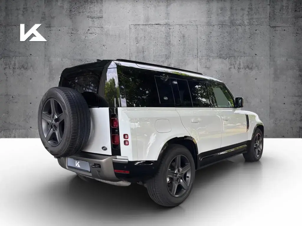 Main__Slider__Photo:Land Rover Defender 110 D200 AWD X-Dynamic SE 06/2023-1