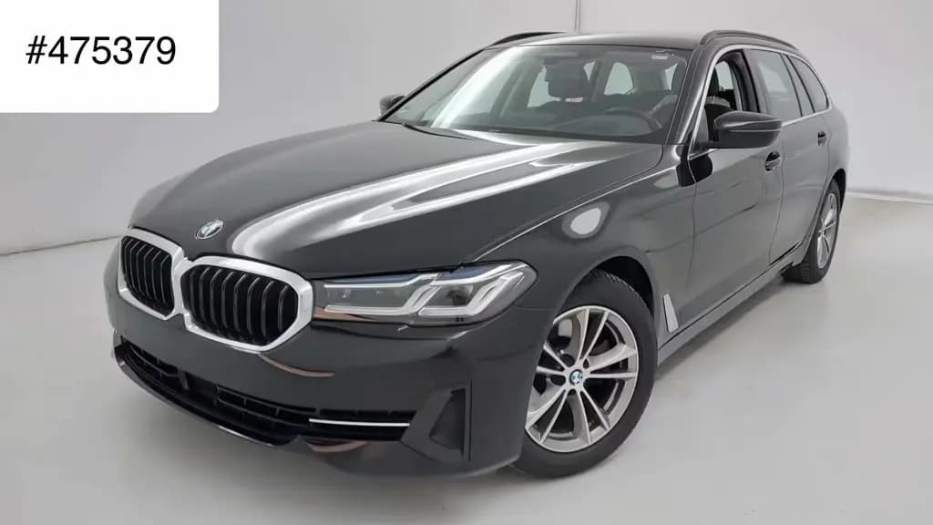 Main__Slider__Photo:BMW 520 d Touring Steptr.|CockpProf|DrivAssiProf|HUD 06/2022-0