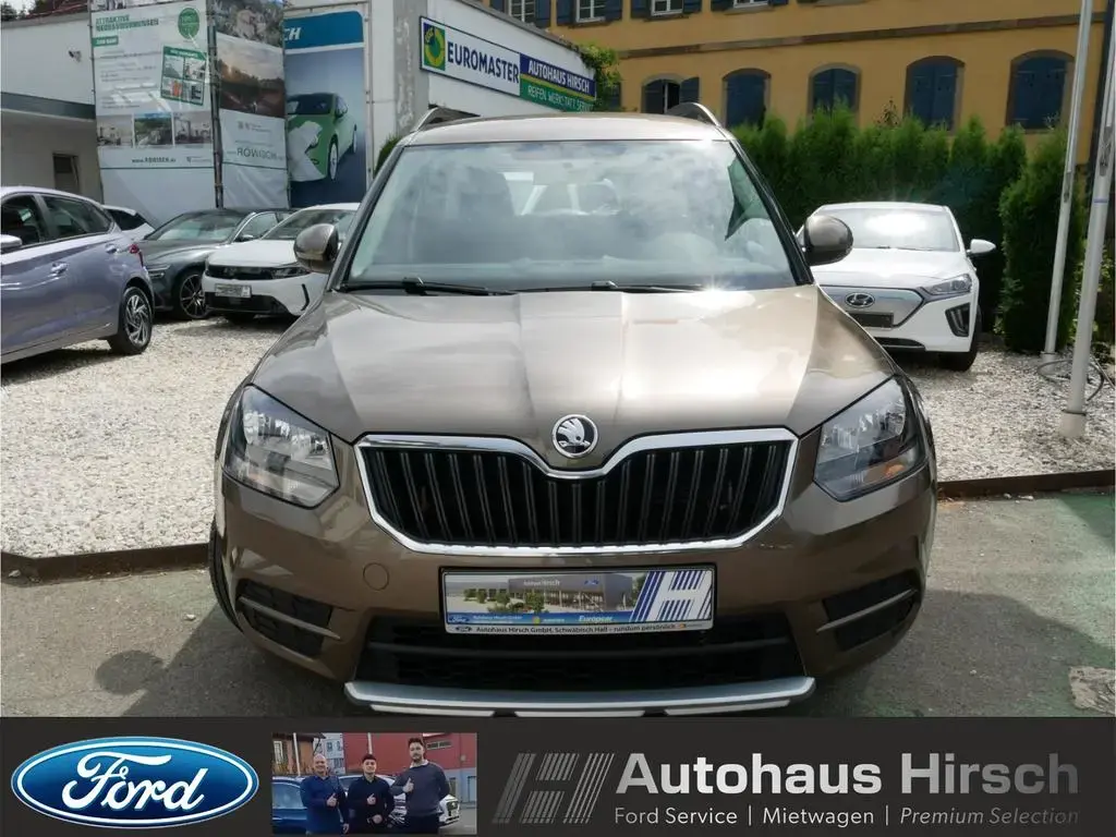 Main__Slider__Photo:Skoda Yeti Active Berganfahrass Privacyverglasung Tagf 05/2015-1