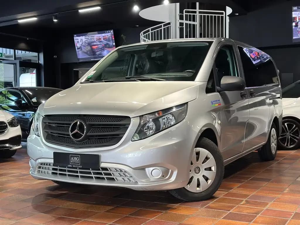 Main__Slider__Photo:Mercedes-Benz Vito TOURER 114 LANG 9SITZE 2xSCHIEBETÜR 2xKLIMA 12/2015-0