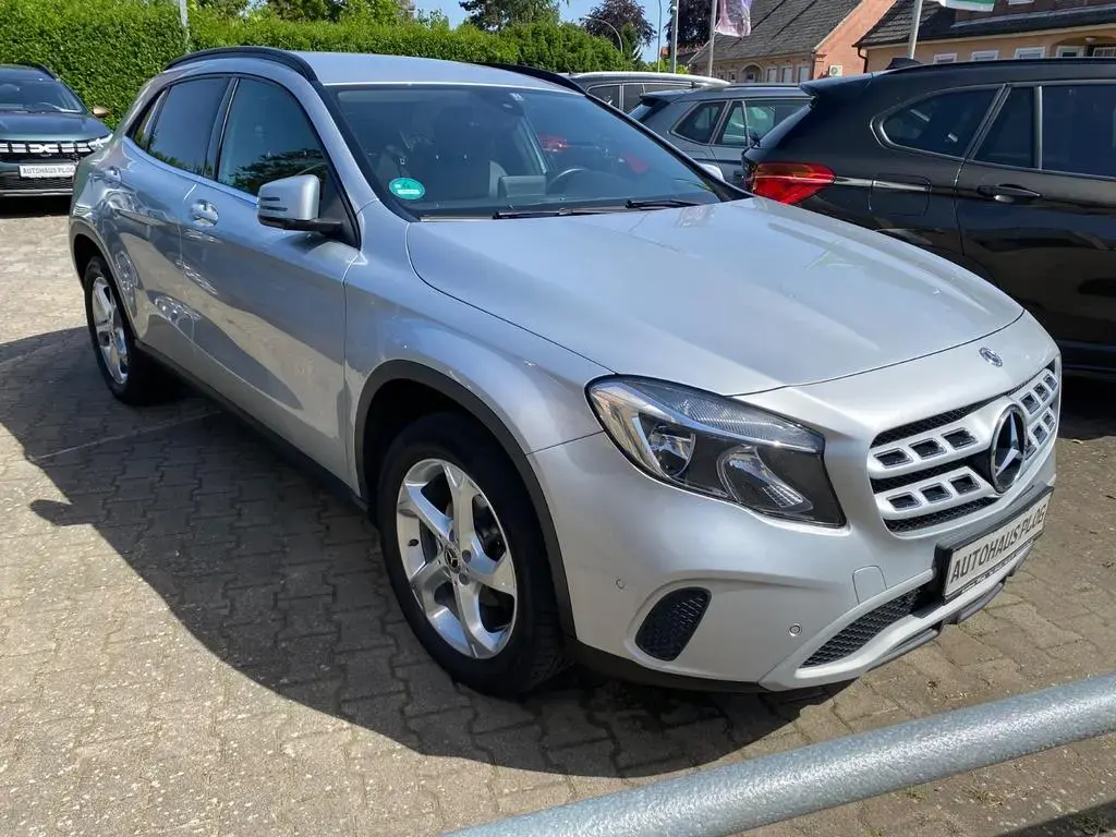 Main__Slider__Photo:Mercedes-Benz GLA 180 04/2019-1