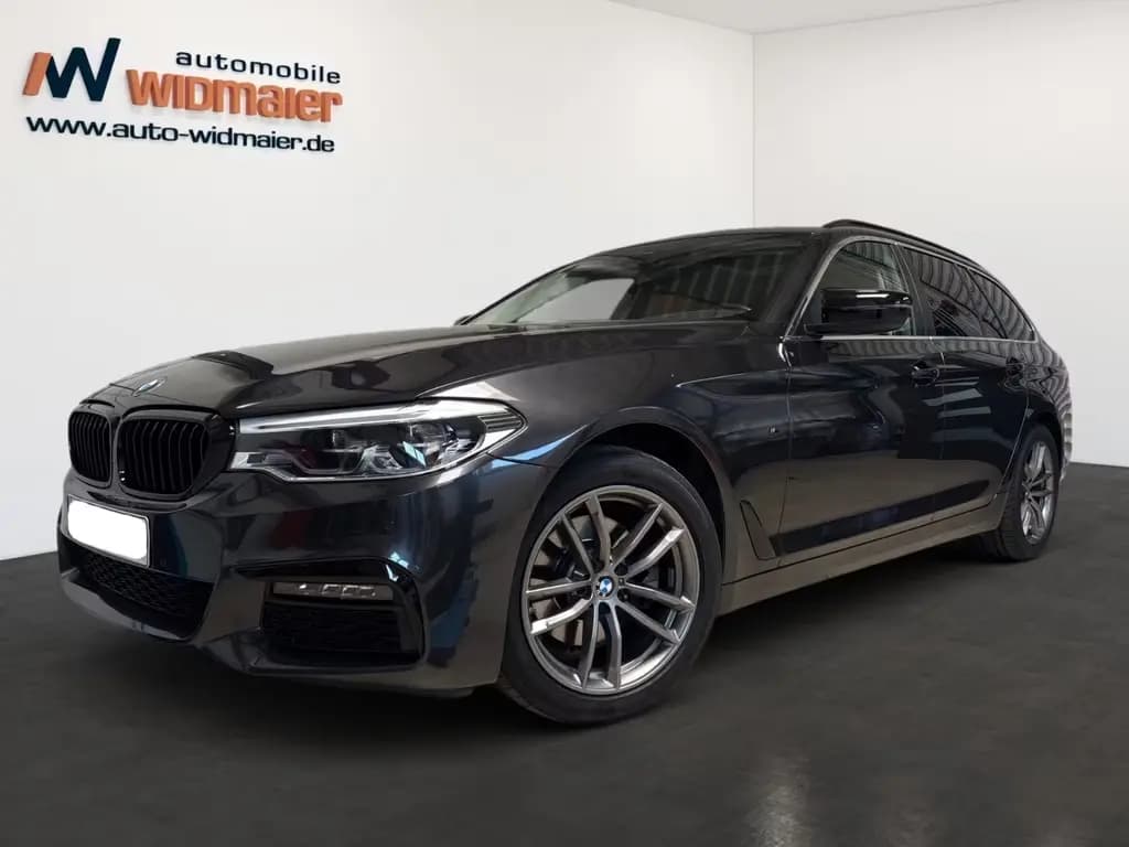 Main__Slider__Photo:BMW 520 d Touring -- Pano/ Komfortsitz/ HeadUp 02/2019-0