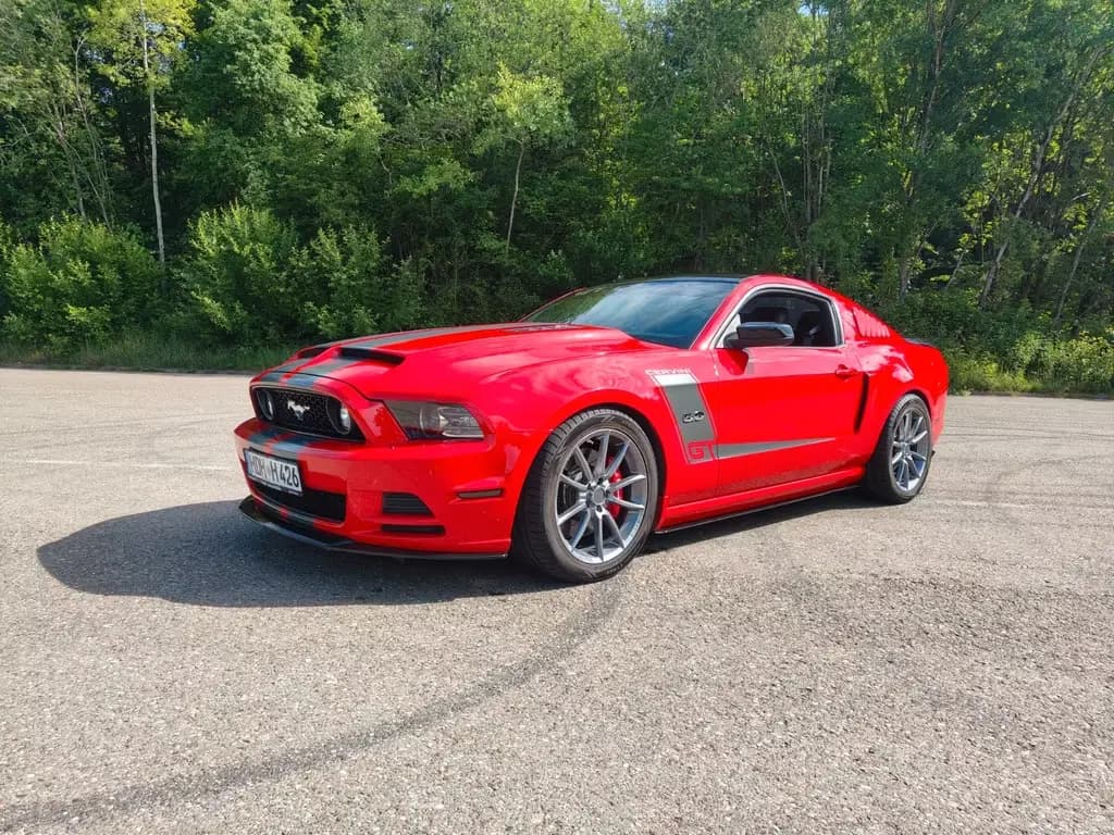 Main__Slider__Photo:Ford Mustang GT 5.0 Premium Brembo 01/2013-0
