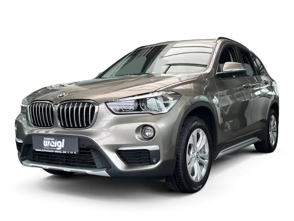Main__Slider__Photo:BMW X1 18d xLine +Parkassistent+Glasdach+AHK+LED+ 04/2017-0