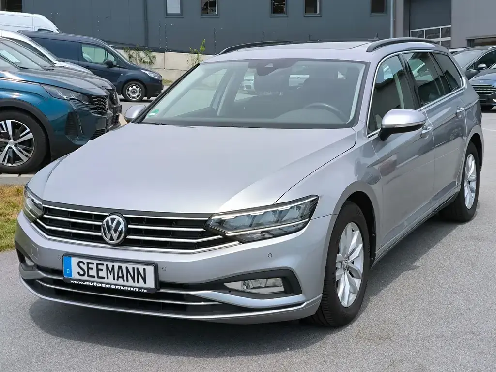 Main__Slider__Photo:Volkswagen Passat Variant DSG Business*ACC*Pano*PDC*LED 04/2020-1