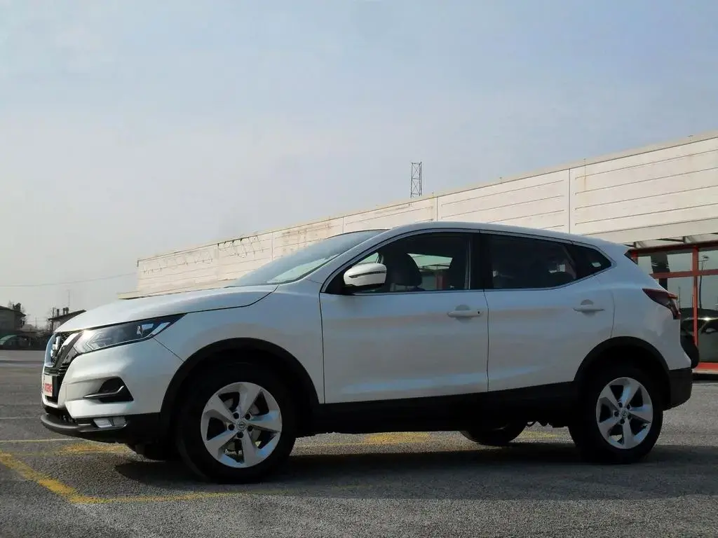 Main__Slider__Photo:Nissan Qashqai 1.5 dCi 115 CV Business 05/2020-1