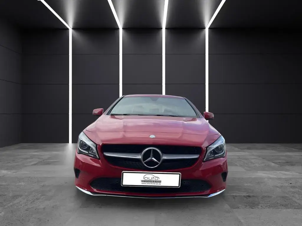 Main__Slider__Photo:Mercedes-Benz CLA 180 /Urban/Sportpaket/Keyless Go/Ambiente 03/2017-1