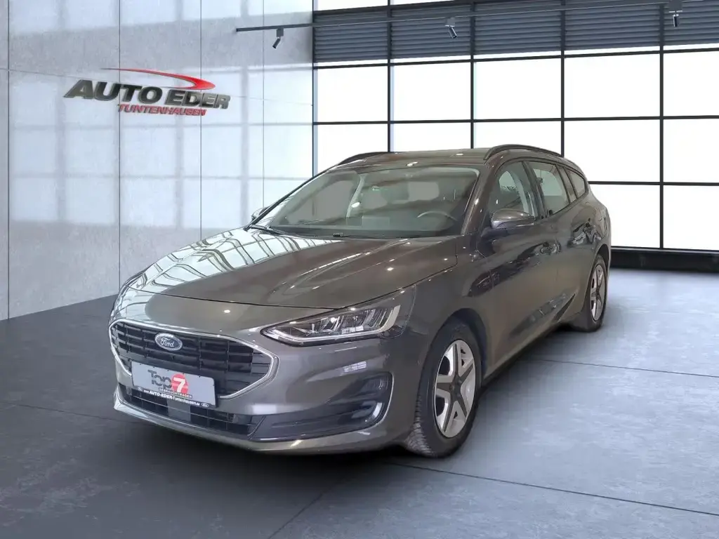 Main__Slider__Photo:Ford Focus Cool & Connect Bluetooth Navi LED Klima 06/2022-1