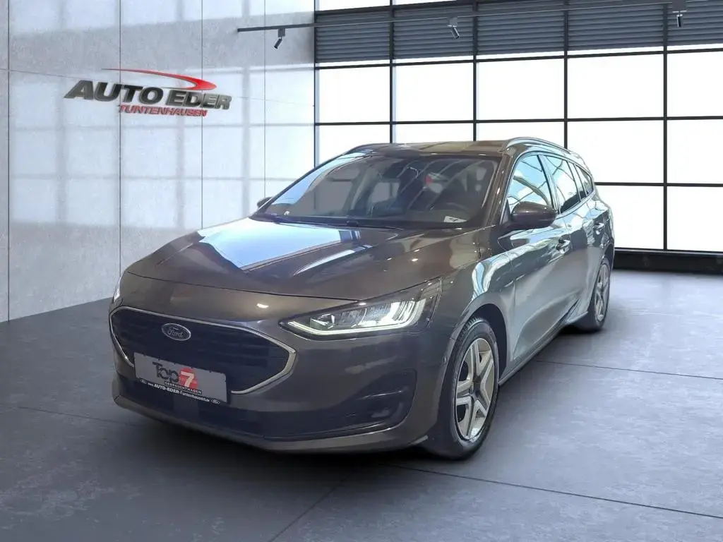 Main__Slider__Photo:Ford Focus Cool & Connect Bluetooth Navi LED Klima 04/2022-1