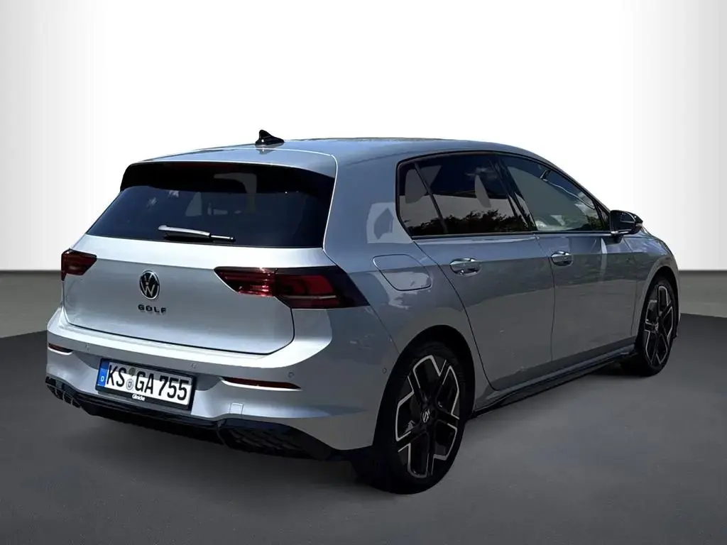 Main__Slider__Photo:Volkswagen Golf VIII R-Line 1.5 eTSI DSG, HEAD-UP, NAVI 05/2026-1
