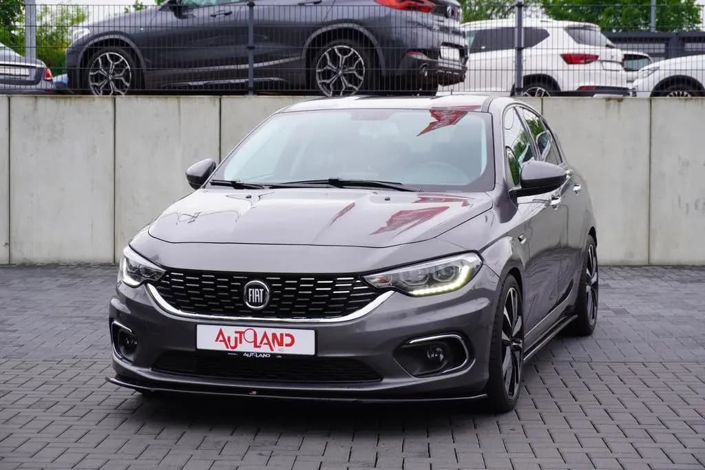 Main__Slider__Photo:Fiat Tipo Hatchback 1.4 Lounge Kamera Sitzheizung PDC 12/2018-0